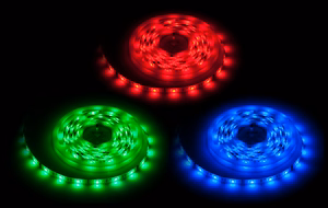 Apgaismojuma komplekts ar 5050 SMD LED lenti (150 LED), barošanas bloku un krāsu kontrolieri