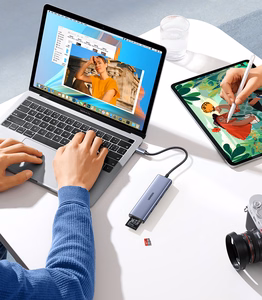 Ugreen CM511 20956A 6in1 sadalītājs USB-C - HDMI / 3x USB-A 3.0 / SD/TF karšu lasītājs - pelēks