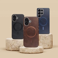 GENTLEMAN MAG COVER Viedtālruņa apvalks saderīgs ar MagSafe IPHONE 16 PRO brūns