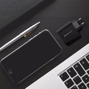 Qoltec 52380 ātrais PD lādētājs 1xUSB-C, 1xUSB, 65 W, melns