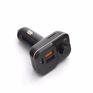 Melns automašīnas raidītājs Blue Star Wave L3 ar RGB dekoratīvo apgaismojumu, 1 × USB-C, 2 × USB, 20 W