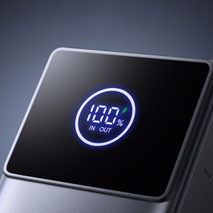 Joyroom JR-PR1 10000mAh 22.5W portatīvais lādētājs ar iebūvētu izvelkamu USB-C kabeli - melna