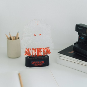 Stranger Things Bad To The Bone LED naktslampiņa, 16 × 24 cm