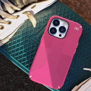 Speck Presidio2 Grip MagSafe vāciņš ierīcei iPhone 14 Plus, ar neslīdošu satvērienu, “Digital Pink / Blossom Pink / White” krāsu kombinācija