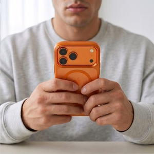 Tech-Protect Magmat MagSafe CC maciņš modelim iPhone 17 Pro / 18 Pro – oranžs un caurspīdīgs