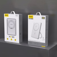 Dudao K28S 20W PD 5000mAh Portatīvais lādētājs ar Magnētisko funkciju un statīvu - sudraba