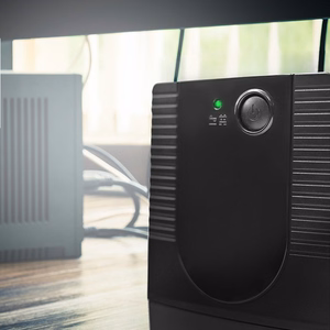 Qoltec 53772 nepārtrauktas barošanas avots (UPS) Line-Interactive 0.65 kVA 360 W 1 AC ligzda