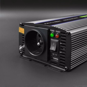 Qoltec Monolith barošanas adapteris / invertors Auto/iekštelpu 600 W melns