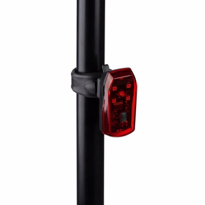 Dunlop K-Mark aizmugurējais velosipēda lukturis ar 5 LED un bremžu signāla funkciju