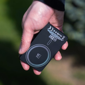 Blavec portatīvais lādētājs 10000mAh BJ-03 Slim 13,5mm - Type C - 22,5W magnētisks Magsafe 3 in 1 (PBBJ03-MC10B) melns alumīnijs