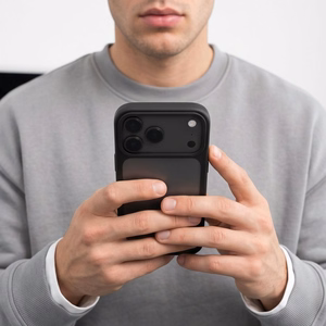 Tech-Protect Magmat CC maciņš, paredzēts iPhone 18 Pro / 17 Pro, matēti melns