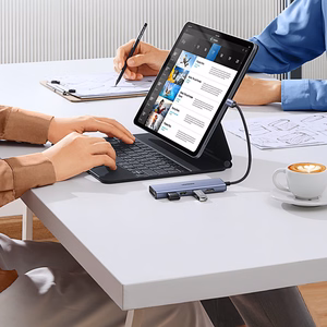 Ugreen CM511 20956A 6in1 sadalītājs USB-C - HDMI / 3x USB-A 3.0 / SD/TF karšu lasītājs - pelēks