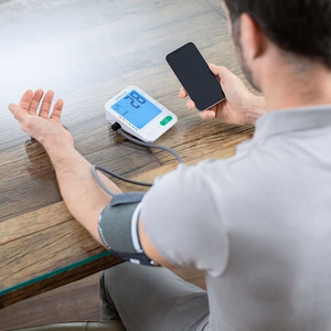 Medisana BU 584 Connect augšdelma asinsspiediena mērītājs, balts