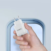 Dux Ducis Duzzona sienas lādētājs T2 - USB + Type C - PD 30W balts