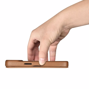 iCarer CE Premium ādas folio vāciņš iPhone 14 Plus ar MagSafe magnētisku flip vāciņu - brūnās krāsā