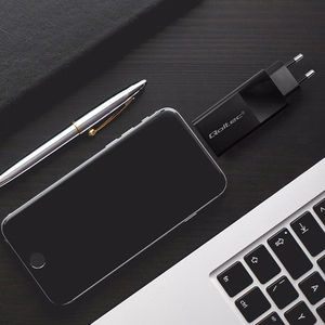 Qoltec 52382 GaN POWER PRO lādētājs | 1xUSB type C | 1xUSB A | 100W | 5-20V | 1.5-5A | PD | melns