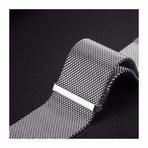 DUX DUCIS pulksteņa siksna MILANESE nerūsējošā tērauda magnētiskā 47 mm sudrabota