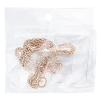 ĶĒDE #43 tālruņa siksniņa, piekariņš / auklas garums 40 cm (20 cm cilpā) / uz plaukstas – zelta