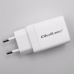 Qoltec 51825 GaN 45W lādētājs, 5-20V, 1.5-3A, 1 x USB-C PD, 1x USB QC 3.0, balts