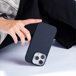 Benks Magnētiskais Armor Air Kevlar apvalks viedtālrunim iPhone 15 Plus ar metāla rāmi 600D - melns