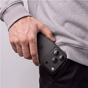Melns Tech-Protect CamFull Fit+ alumīnija un rūdīta stikla kameras moduļa aizsargs Apple iPhone 18 Pro tālrunim