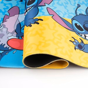 Disney Stitch XXL spēļu un galda paklājs, 80 × 35 cm