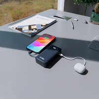 Portatīvais lādētājs SBS 10000 mAh 20W ar iebūvētu USB-C kabeli un digitālo indikatoru - tumši pelēka