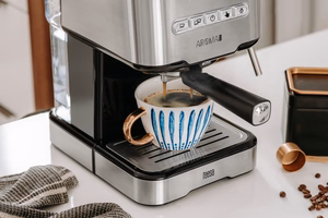 Pusautomātiskais kafijas automāts TEESA AROMA 450