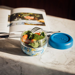 Quokka Bubble Food Jar 500 ml pārtikas trauks, zilo peoniju raksts
