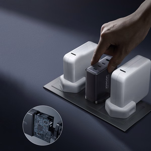 GaN lādētājs UK Joyroom JR-TCG05UK 140W 3x USB-C USB-A + USB-C / USB-C kabelis 240W 1.2m