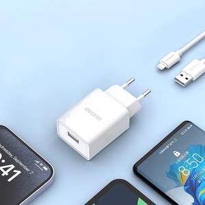 Dudao A4EU USB-A 2.1A sienas lādētājs - balts + USB-A - Lightning kabelis