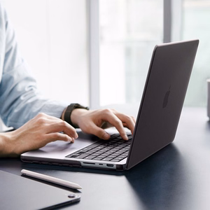 Spigen AirSkin aizsargapvalks MacBook Pro 16" 2021 / 2023 / 2024 / 2025 / 2026 – daļēji caurspīdīgs
