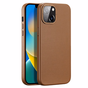Dux Ducis Grit ādas apvalks iPhone 14 Plus Elegants mākslīgās ādas apvalks (MagSafe saderīgs) Brūns