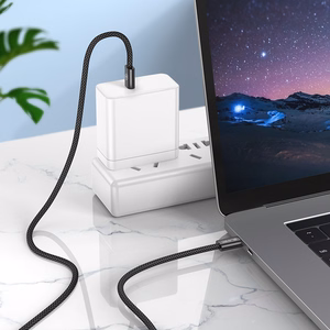 Blavec Kabelis Candy pīts - USB uz Type C - PD 60W 3A 1 metrs Apple CarPlay/Android Auto (CCA-UC3B10) melns