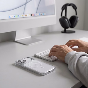 Tech-Protect MagStand MagSafe CC maciņš, paredzēts iPhone 18 Pro / 17 Pro, caurspīdīgs