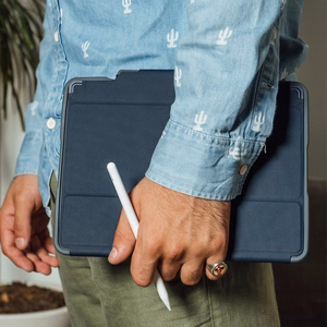 STM Dux Plus - izturīgs maciņš priekš iPad 11" (2025) / 10.9" (2022) MIL-STD-810G ar Apple Pencil turētāju (melns) EDU/COM versija