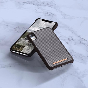 Nordic Elements Saeson Idun Pattern 1 vāciņš ierīcei iPhone XR, tumši brūns