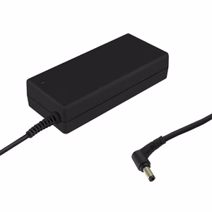 Qoltec 50070 strāvas adapteris 90W | 19V | 4.74A | 5.5*2.5 | +strāvas kabelis