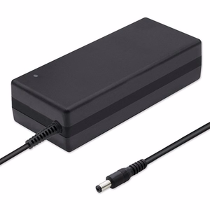 Qoltec 50760 – elektriskā velosipēda akumulatora lādētājs, 36 V / 42 V, 2 A, 5.5×2.1 mm savienotājs