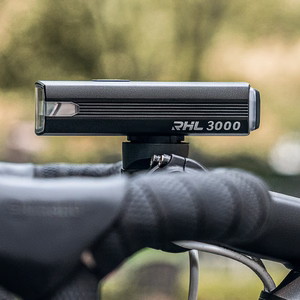 Wozinsky priekšējais velosipēda lukturis ar USB-C kabeli, 3000 lm – melns