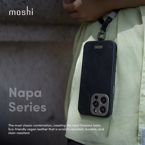 Moshi Napa MagSafe augstākās kvalitātes vegānās ādas vāciņš ierīcei iPhone 15 Pro, “Midnight Black” krāsā