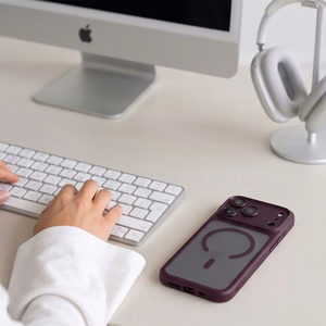 Tech-Protect MagPeak MagSafe CC maciņš, paredzēts iPhone 18 Pro Max / 17 Pro Max, matēts tumšā ķiršu krāsā