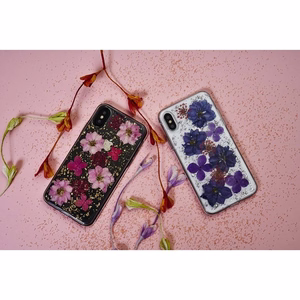 Puro Glam Hippie Chic vāciņš ierīcei iPhone XR, ar īstām zaļām ziedlapiņām