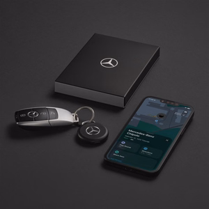 Chipolo LOOP Mercedes – Rechargeable Bluetooth Tracker with Silicone Loop for iOS & Android, Black