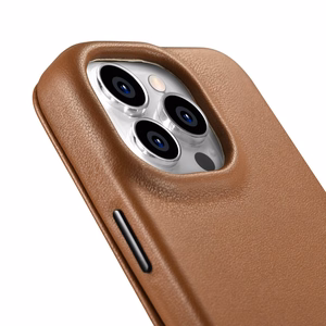 iCarer CE Premium ādas folio vāciņš iPhone 14 Pro ar MagSafe magnētisku flip vāciņu - sarkanā krāsā