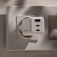 Forever TC-08-65ACC GaN PD QC lādētājs 2x USB-C 1x USB 65W balts