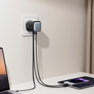 Joyroom JR-TCL02 65W USB-A USB-C GaN lādētājs ar iebūvētu USB-C kabeli - melns