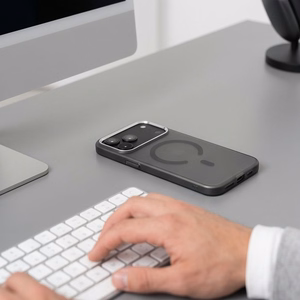 Tech-Protect MagZero MagSafe maciņš iPhone 17 Pro / 18 Pro, caurspīdīgs matēts melns
