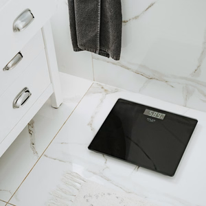 ADLER AD 8194b uzlādējami vannasistabas svari ar USB-C, melni