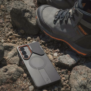 Tech-Protect Kevlar Aura MagSafe Maciņš for Samsung Galaxy S26 - melns and oranžs